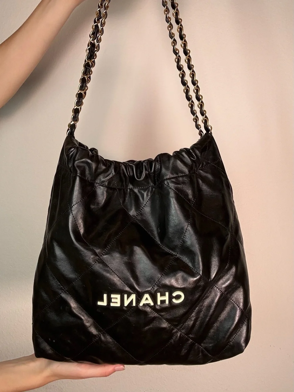 CHANEL 22 black